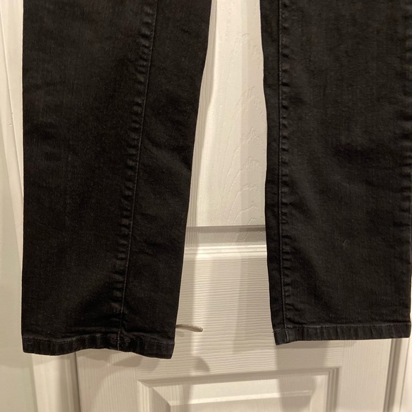 L.L. Bean Size 8 M/T Black Denim Original Fit Straight Leg Five Pocket Jeans - Picture 4 of 12